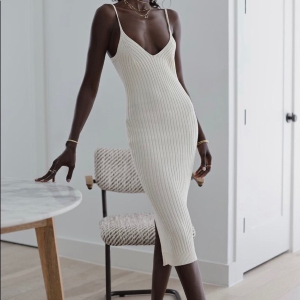Trois sims dress